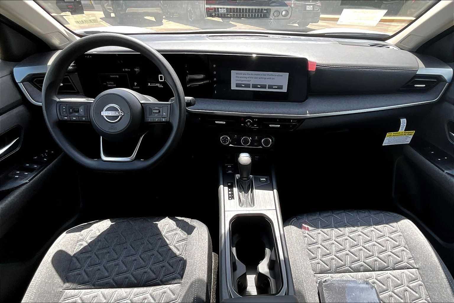 Used 2025 Nissan Kicks SV FWD image 5