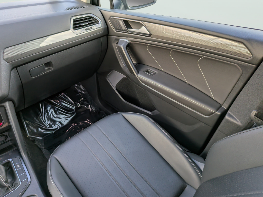 Certified 2023 Volkswagen Tiguan SE FWD image 13