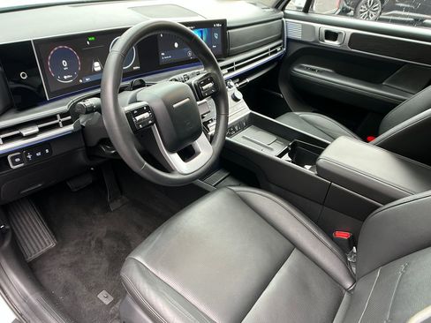 Used 2025 Hyundai Santa Fe Limited FWD image 10