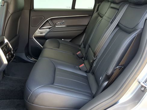 Certified 2025 Land Rover Range Rover SE AWD/4WD image 21