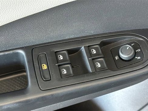 Used 2022 Volkswagen Taos SEL image 14