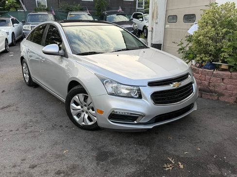 Used 2015 Chevrolet Cruze LT FWD image 17
