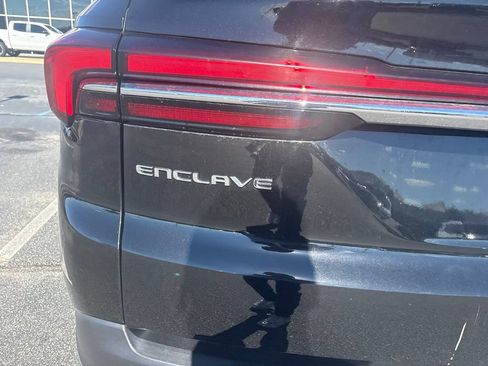 Used 2025 Buick Enclave Preferred FWD image 5