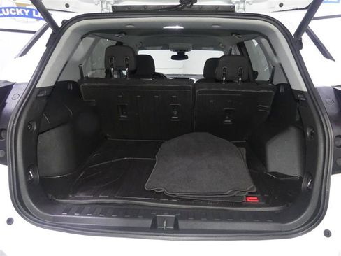 Used 2020 GMC Terrain SLE w/ Driver Convenience Package image 9