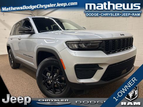 Used 2025 Jeep Grand Cherokee Altitude image 1