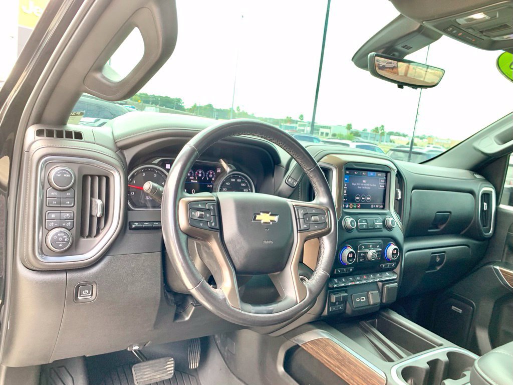 Used 2023 Chevrolet Silverado 2500 High Country w/ Technology Package AWD/4WD image 15