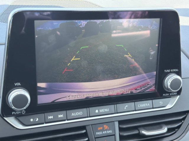 Used 2025 Nissan Altima 2.5 SV FWD image 30