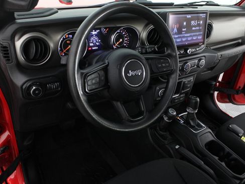 Used 2021 Jeep Wrangler Unlimited Sport AWD/4WD image 8