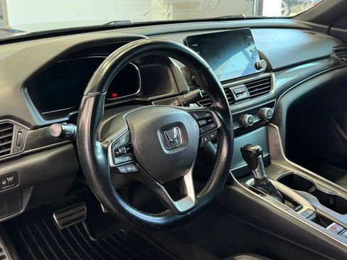 Used 2018 Honda Accord Sport image 9