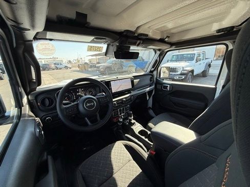 New 2025 Jeep Gladiator Mojave w/ Safety Group image 19