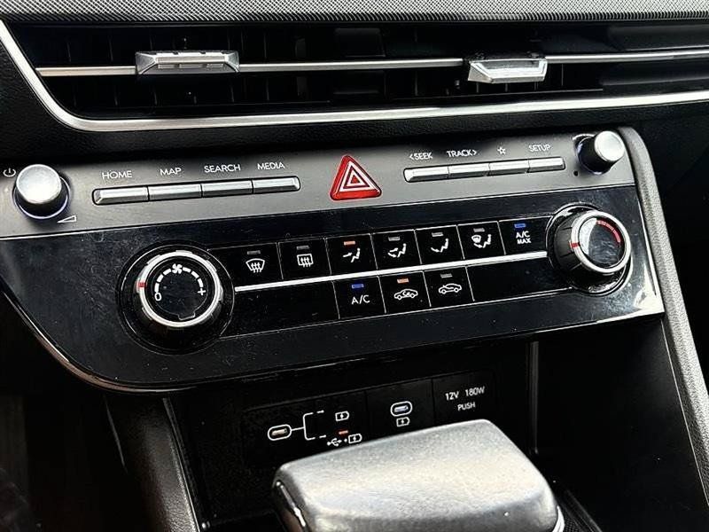 Used 2025 Hyundai Sonata SE FWD image 26