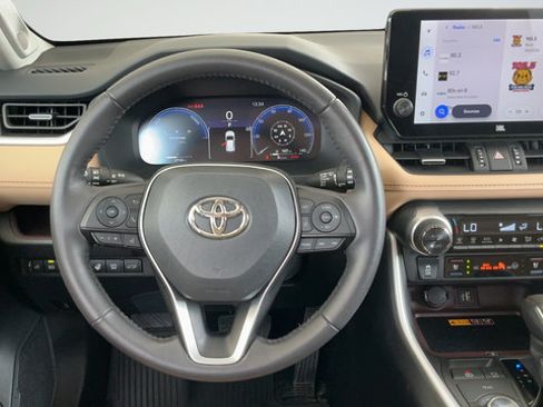 Used 2025 Toyota RAV4 Limited w/ Advanced Technology Package AWD/4WD image 10