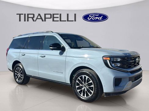 Certified 2025 Ford Expedition Platinum image 17