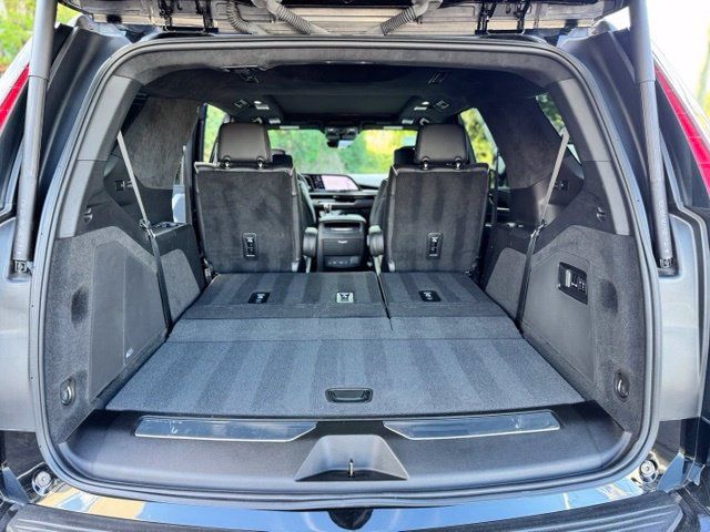 Used 2023 Cadillac Escalade V w/ Heavy-Duty Trailer Package AWD/4WD image 16