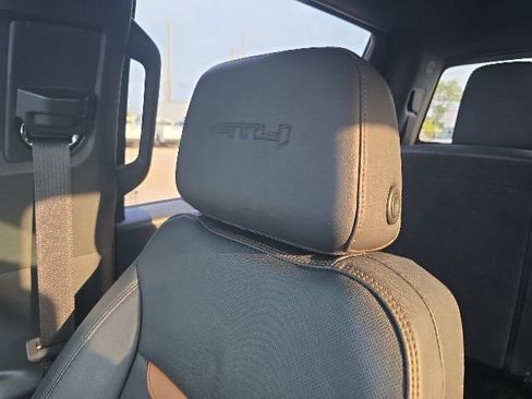 Used 2023 GMC Sierra 1500 AT4 w/ AT4 Premium Package AWD/4WD image 16