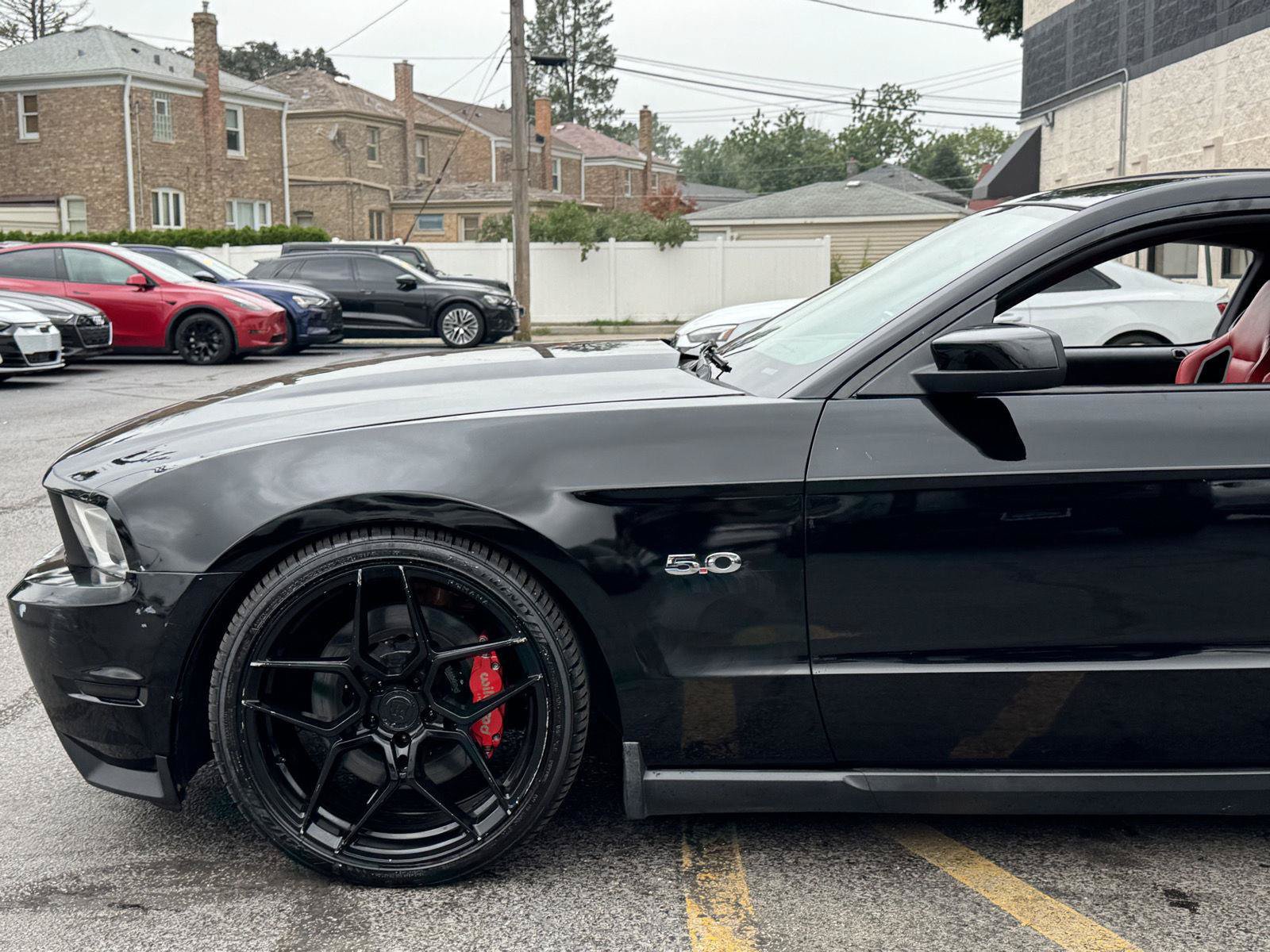 Used 2012 Ford Mustang GT Premium w/ HID Headlamps & Security Pkg RWD image 2