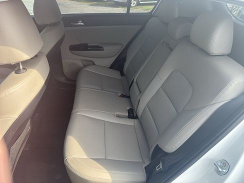 Used 2021 Kia Sportage EX AWD/4WD image 16