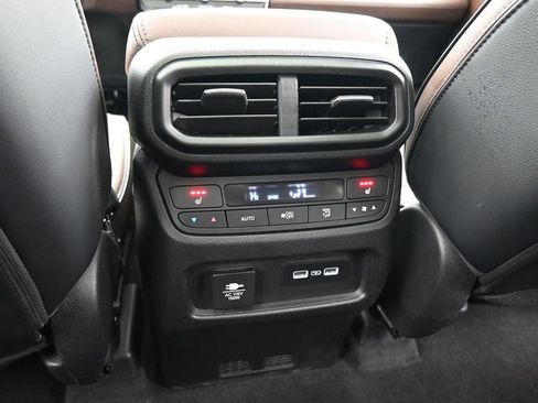 Certified 2023 Honda Pilot Elite image 44