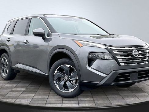 Used 2025 Nissan Rogue SV image 12