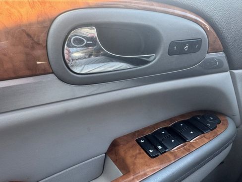 Used 2012 Buick Enclave Leather w/ Trailering Provision Package FWD image 17