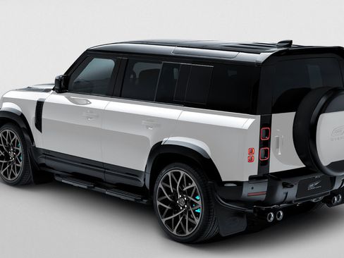 Used 2025 Land Rover Defender 110 V8 AWD/4WD image 4