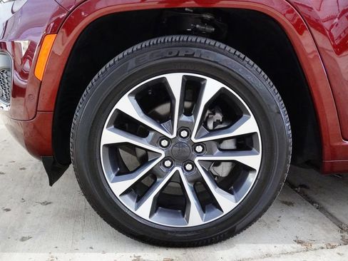 Used 2024 Jeep Grand Cherokee Overland AWD/4WD image 11