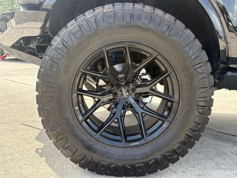 Used 2025 Ford Bronco Outer Banks AWD/4WD image 12