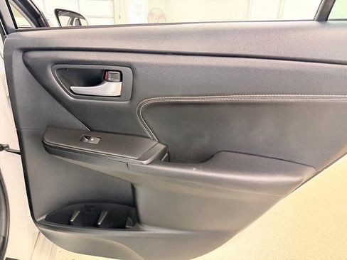 Used 2017 Toyota Camry XLE FWD image 30