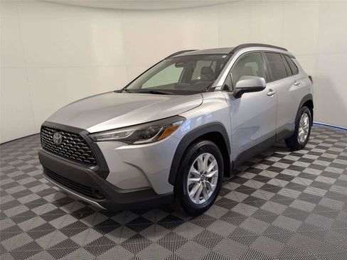 Used 2024 Toyota Corolla Cross LE w/ Moonroof Package image 1