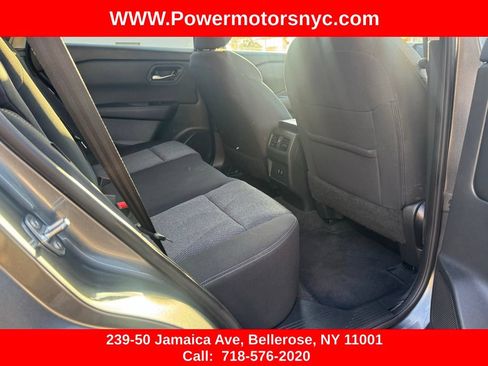 Used 2024 Nissan Rogue SV FWD image 29