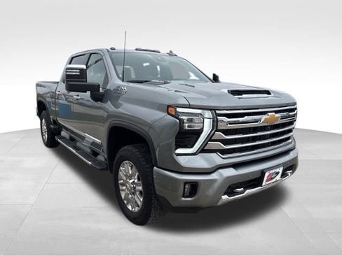 Certified 2025 Chevrolet Silverado 2500 High Country image 3