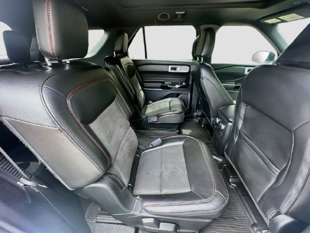 Used 2022 Ford Explorer ST-Line AWD/4WD image 31