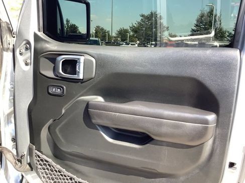 Used 2021 Jeep Gladiator Sport AWD/4WD image 26
