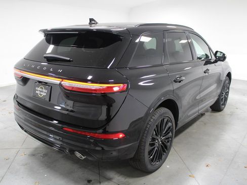 New 2026 Lincoln Corsair Premiere image 8