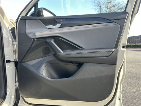 New 2025 Volkswagen Tiguan SE R-Line image 24