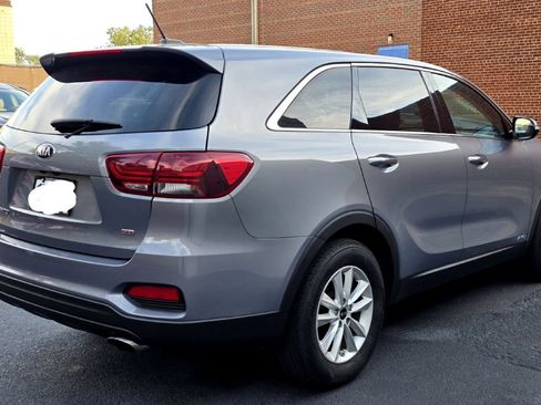 Used 2020 Kia Sorento LX AWD/4WD image 2