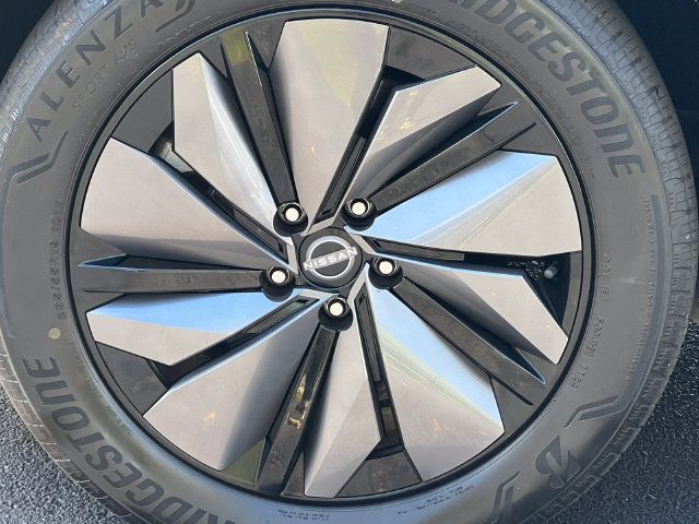 Used 2024 Nissan Ariya AWD image 7
