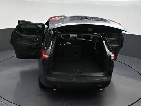 Used 2021 Chevrolet Traverse LT FWD image 37
