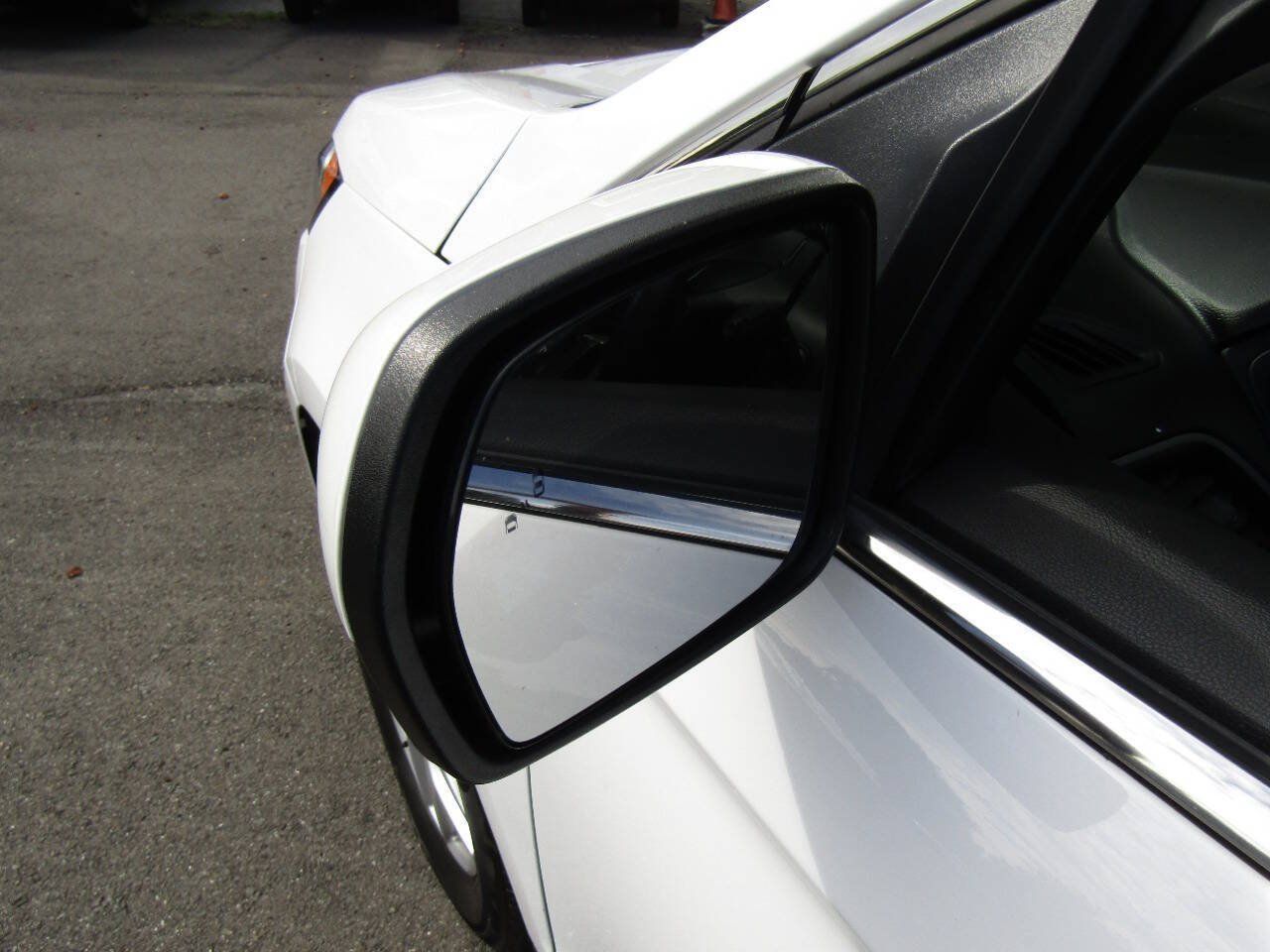 Used 2024 Ford Edge SEL AWD/4WD image 30