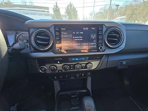 Used 2021 Toyota Tacoma TRD Sport w/ Technology Package image 6