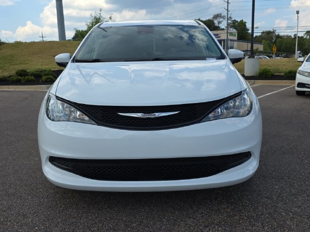 Used 2023 Chrysler Voyager LX FWD image 8