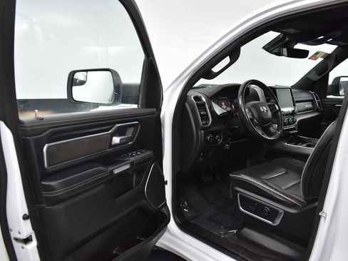 Used 2024 RAM 1500 Laramie AWD/4WD image 5