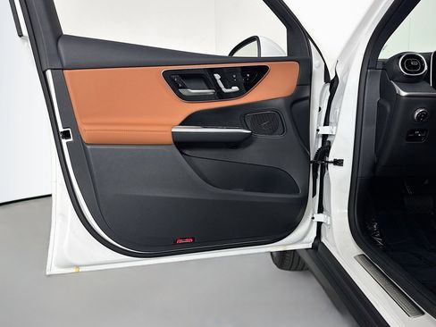 New 2026 Mercedes-Benz GLC 300 image 20