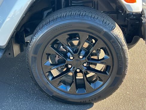 Used 2023 Jeep Wrangler Unlimited Sahara image 12