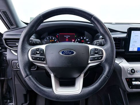 Used 2021 Ford Explorer XLT w/ Equipment Group 202A RWD image 25