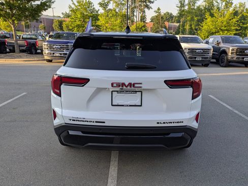 Used 2025 GMC Terrain Elevation w/ Black Edition AWD/4WD image 5