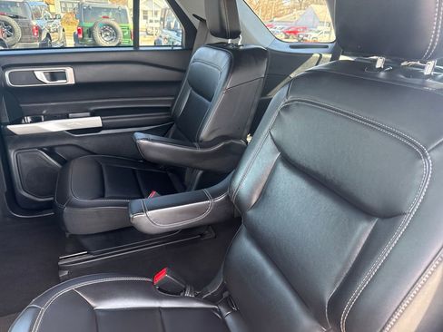 Used 2023 Ford Explorer XLT w/ Equipment Group 202A image 17