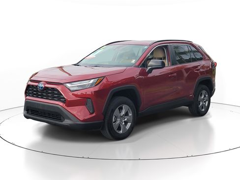 Certified 2024 Toyota RAV4 LE AWD/4WD image 3