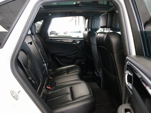 Used 2018 Porsche Macan image 13