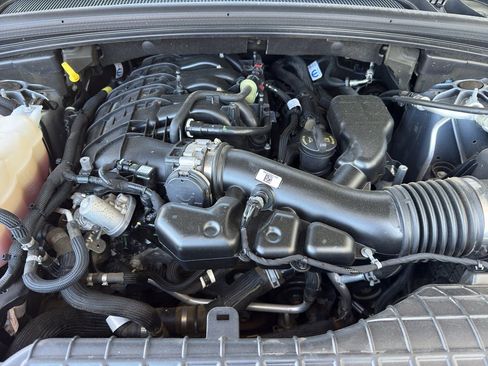 Used 2024 Jeep Grand Cherokee Altitude AWD/4WD image 31